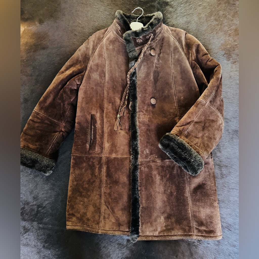Gallery Women’s Dark Brown Genuine Leather Shearling Jacket, 90s